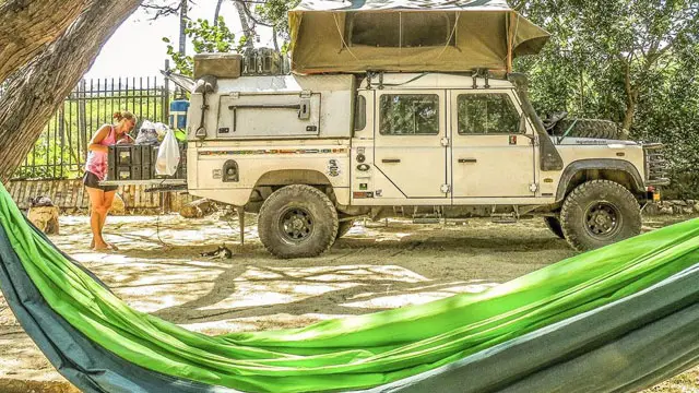 Perjalanan keliling dunia sebuah keluarga dengan mobil