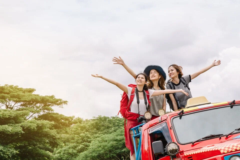 Solusi Liburan Keliling Dunia Meski Budget Terbatas dan Sibuk Kerja