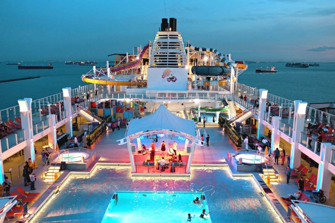 Pengalaman Naik Genting Dream Cruise, Mau Tau Harga?