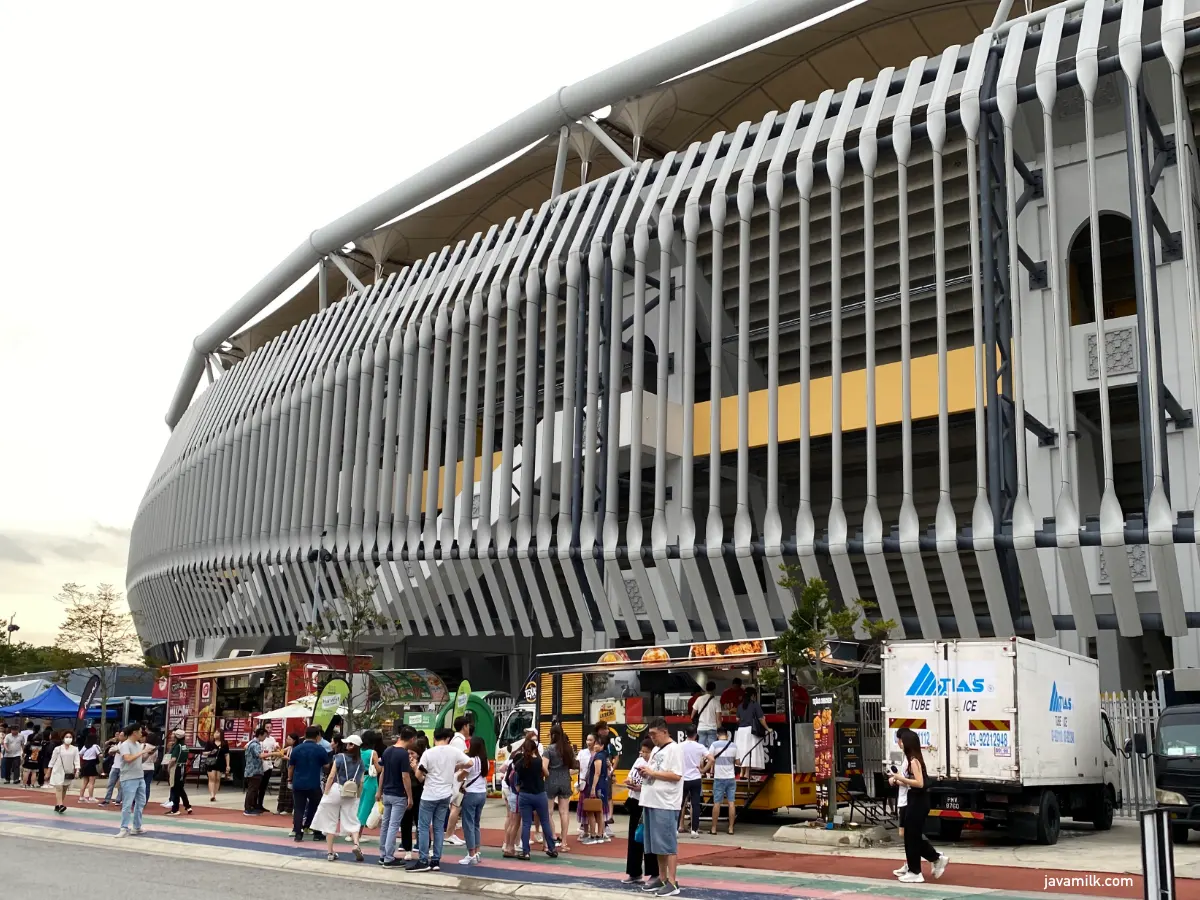 Nonton Konser di Bukit Jalil Kuala Lumpur